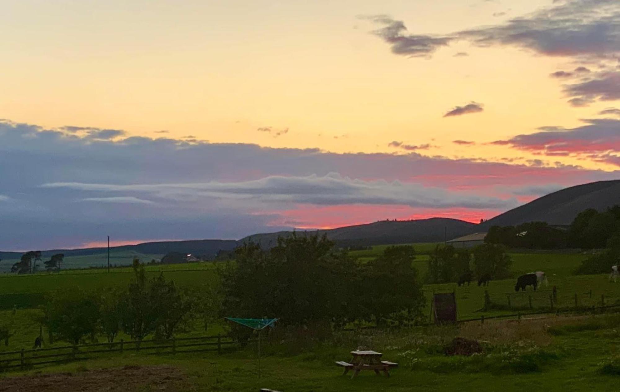 The Granary At Tinto Retreats, Biggar Is A Gorgeous 3 Bedroom Stone Cottage Wiston  Zewnętrze zdjęcie
